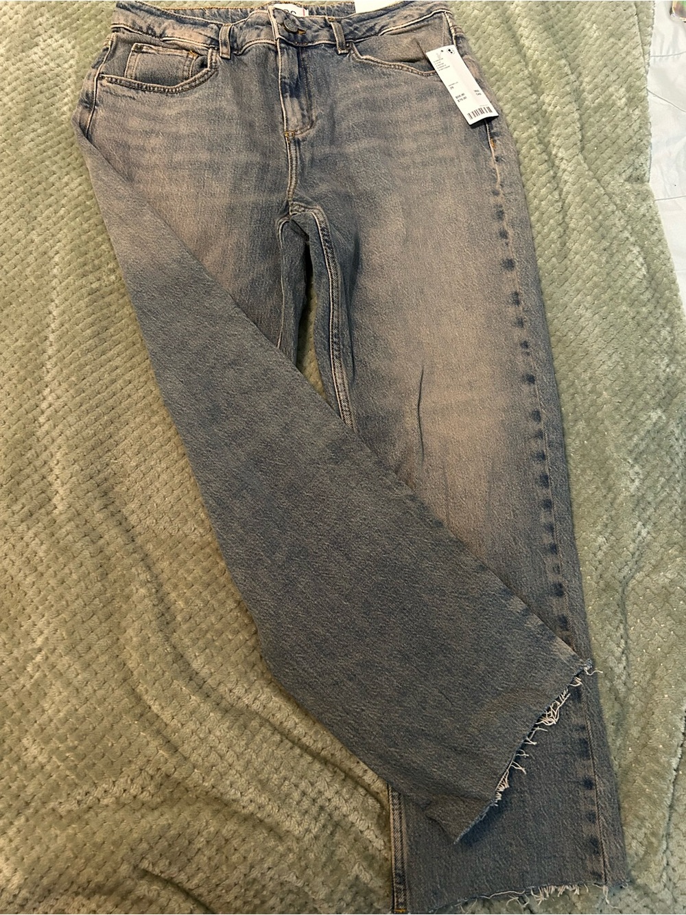 Women’s High-Rise Straight Leg Jeans in Washed Blue Cropped